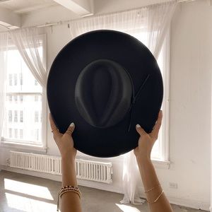 Wool felt rancher hat / wide brim